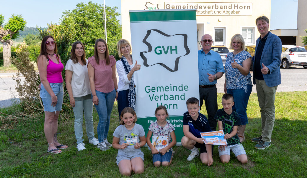 Frühjahrsputz 2025, Gewinnübergabe durch Obmann Bgm. Franz Göd und Geschäftsführer Georg Schmied und Abfallberaterin Elke Berger